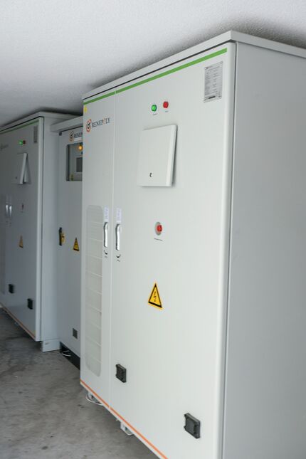 Diese Batterie kann 470 Kilowattstunden Solarstrom speichern. 